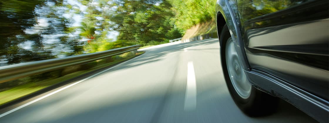article-hero-car-tire-highway article-hero-car-tire-highway